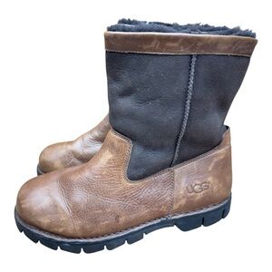 UGG  men size 12 Leather Suede Lined Sheepskin Winter Pull-on Boots